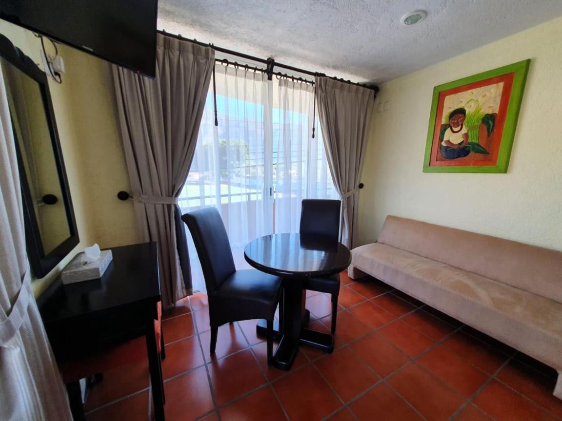 Suites Pancho Villas Bacalar - Lagoon View Экстерьер фото
